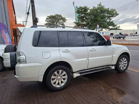 MITSUBISHI PAJERO FULL 3.2 HPE 4X4 16V DIESEL 4P AUTOMÁTICO